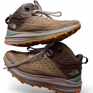 The North Face FUTURELIGHT Hiking Boots Women’s Size 7.5 Waterproof Trail Shoes